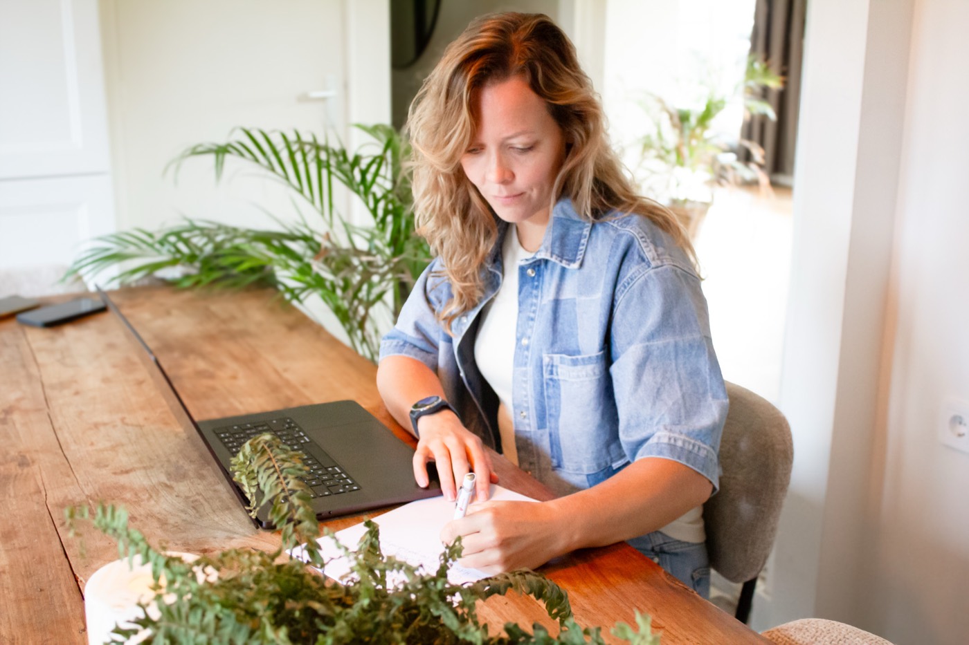 Marloes Bottenberg schrijft aan haar bureau